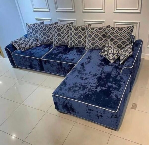 L-shape chair & Throw pillow