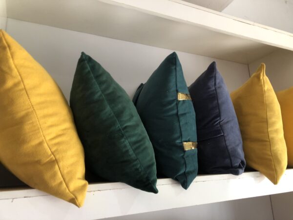High Quality Fiber/Foam Pillows - Image 7