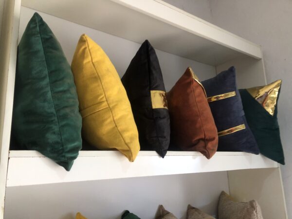 High Quality Fiber/Foam Pillows - Image 4