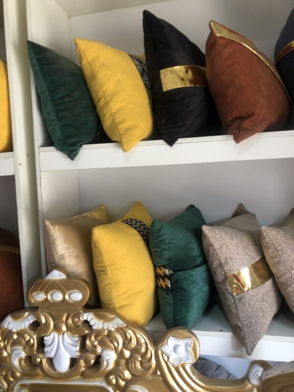 High Quality Fiber/Foam Pillows - Image 5