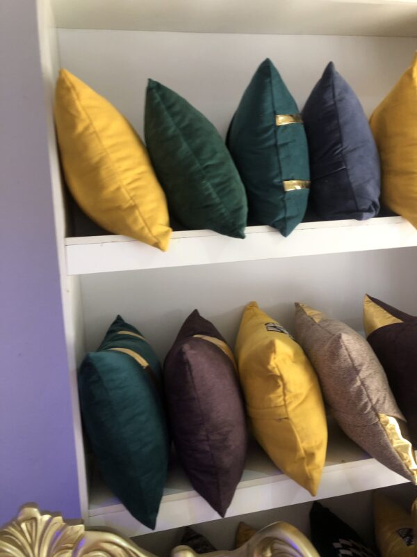 High Quality Fiber/Foam Pillows - Image 6